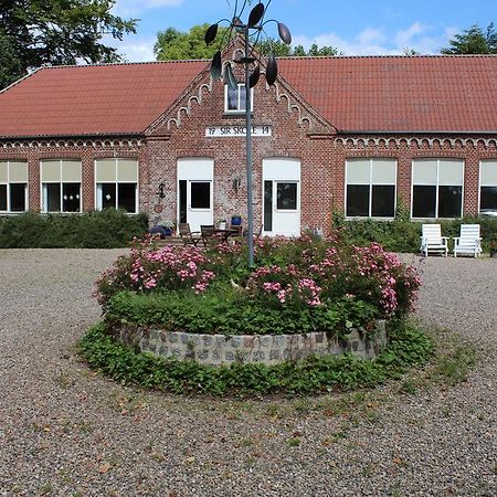 Апартаменти Sir Gamle Skole Гольстебро Екстер'єр фото